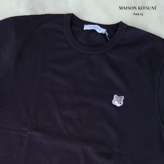 Maison Kitsune メゾン キツネ Tシャツ 半袖 メンズ グレー フォックスヘッド パッチ クラシック Tシャツ 2023年モデル  GM00118KJ0008 BLACK | BEES HIGH powered by BASE