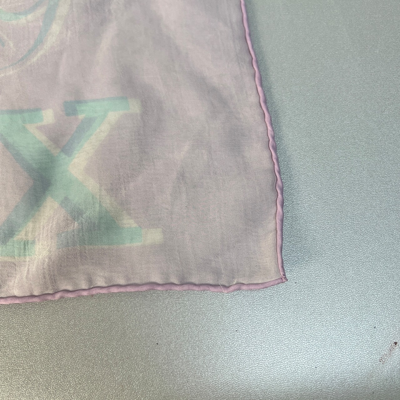 【最終処分SALE】HERMES エルメス  カレ６５ スカーフ ピンク A-8629