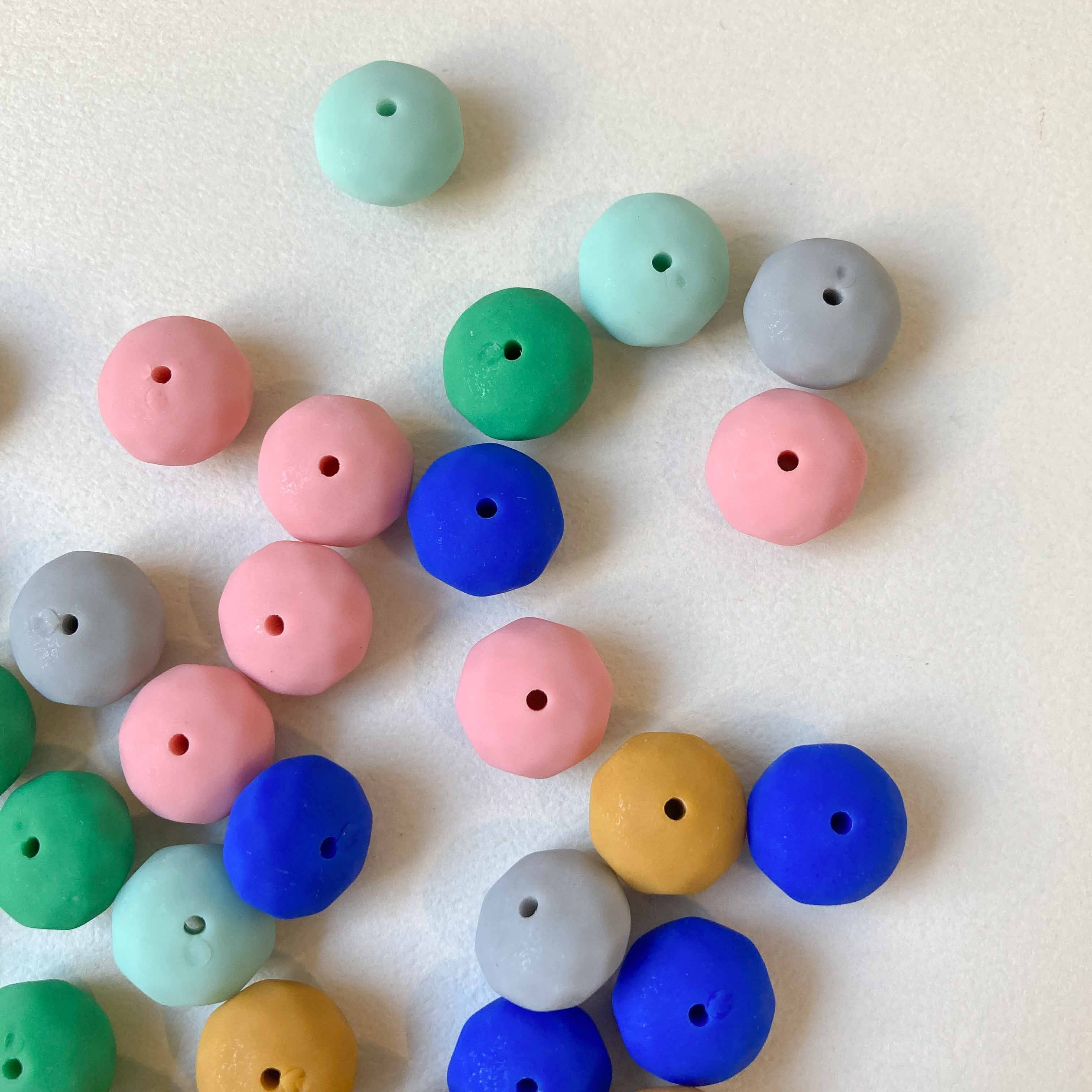 〈新色追加・再入荷〉マットボタンカットビーズ