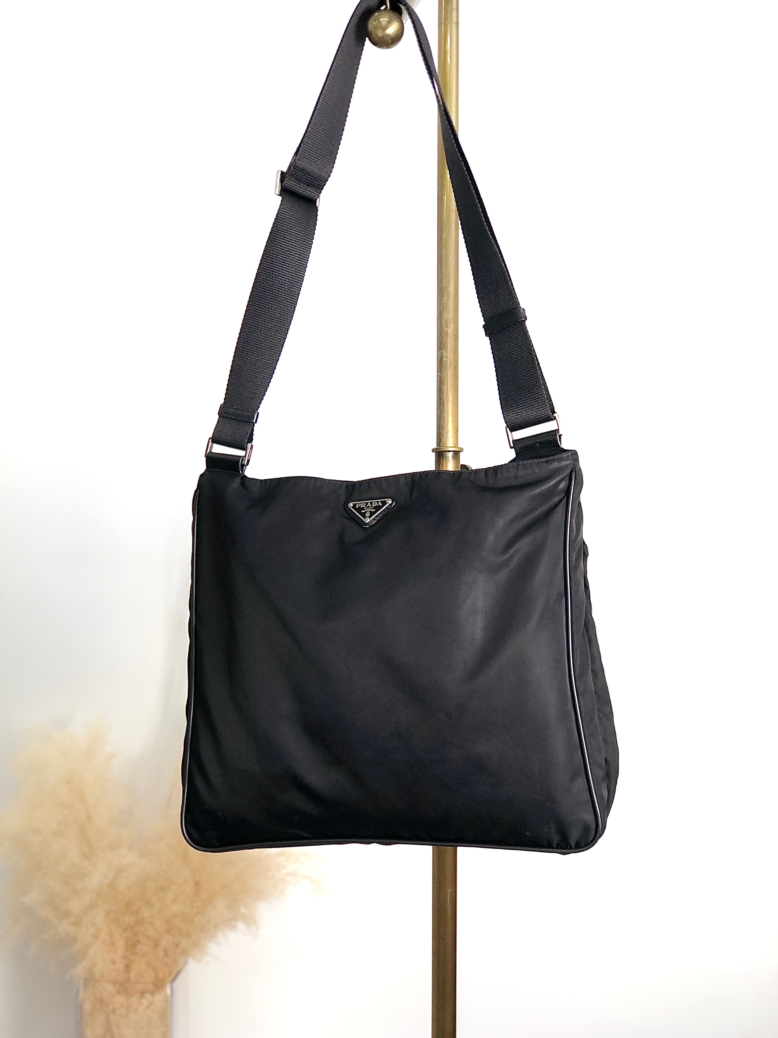 PRADA プラダ ショルダーバッグ ブラック トライアングルロゴ ナイロン マルチポケット vintage ヴィンテージ オールド 4dj5cv