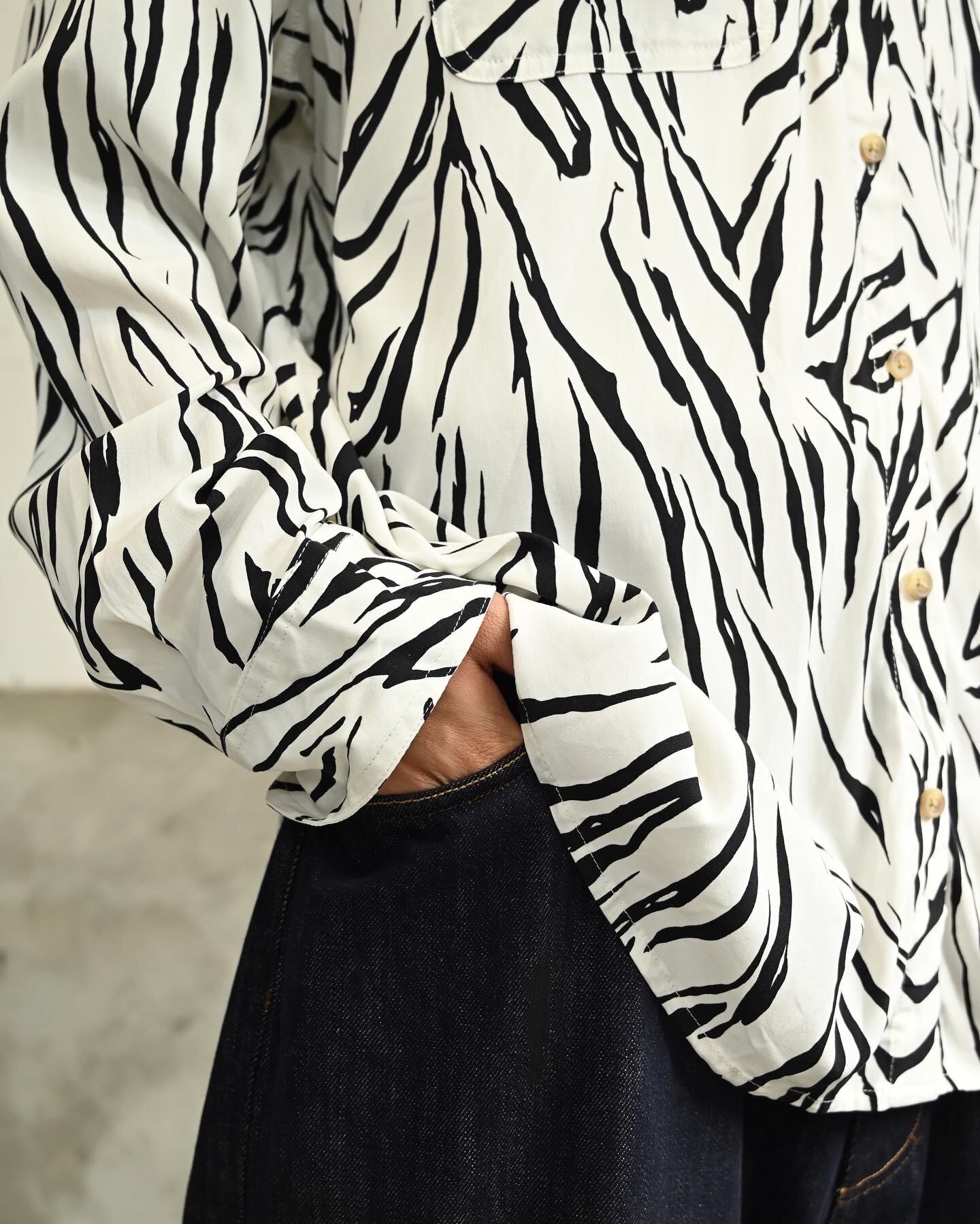 ZEBRA PATTERN SHIRT iroha