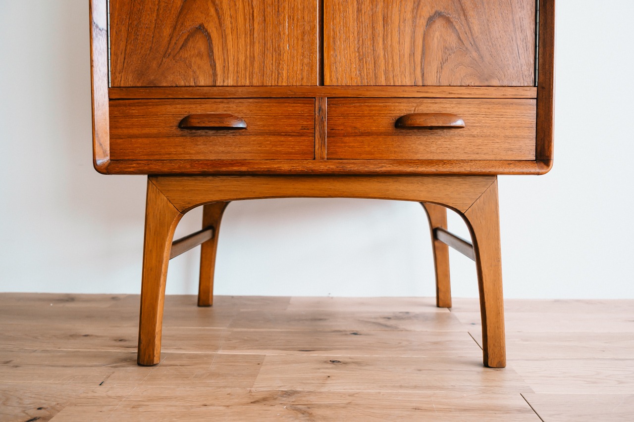 鍵付きキャビネット｜北欧ヴィンテージ｜チーク｜デンマーク