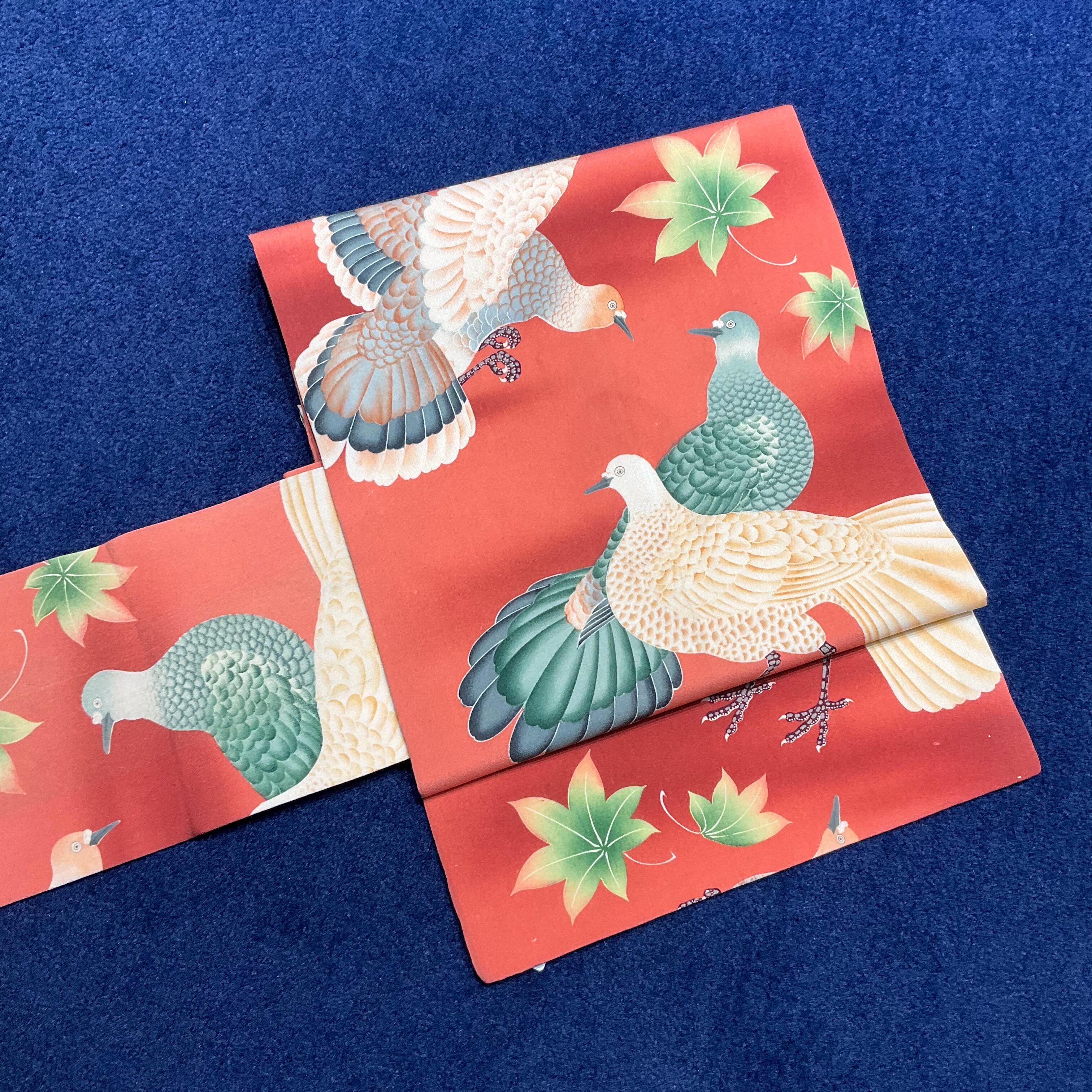 鳩の紅葉さんぽ＊テラコッタ レンガ色 茜色 暈し ハト 鳥 紅葉 楓 赤