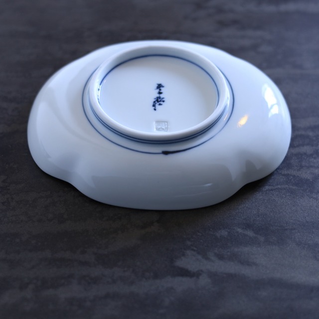 AS 平戸松山　木瓜型唐子染付皿