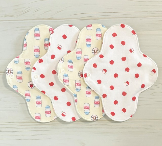 22cm ふわふわ柔らかな肌触り✩布ナプキン 4枚セット 132