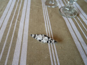 ルーサイトのブローチ　バラ　ローズ　フランスアンティーク