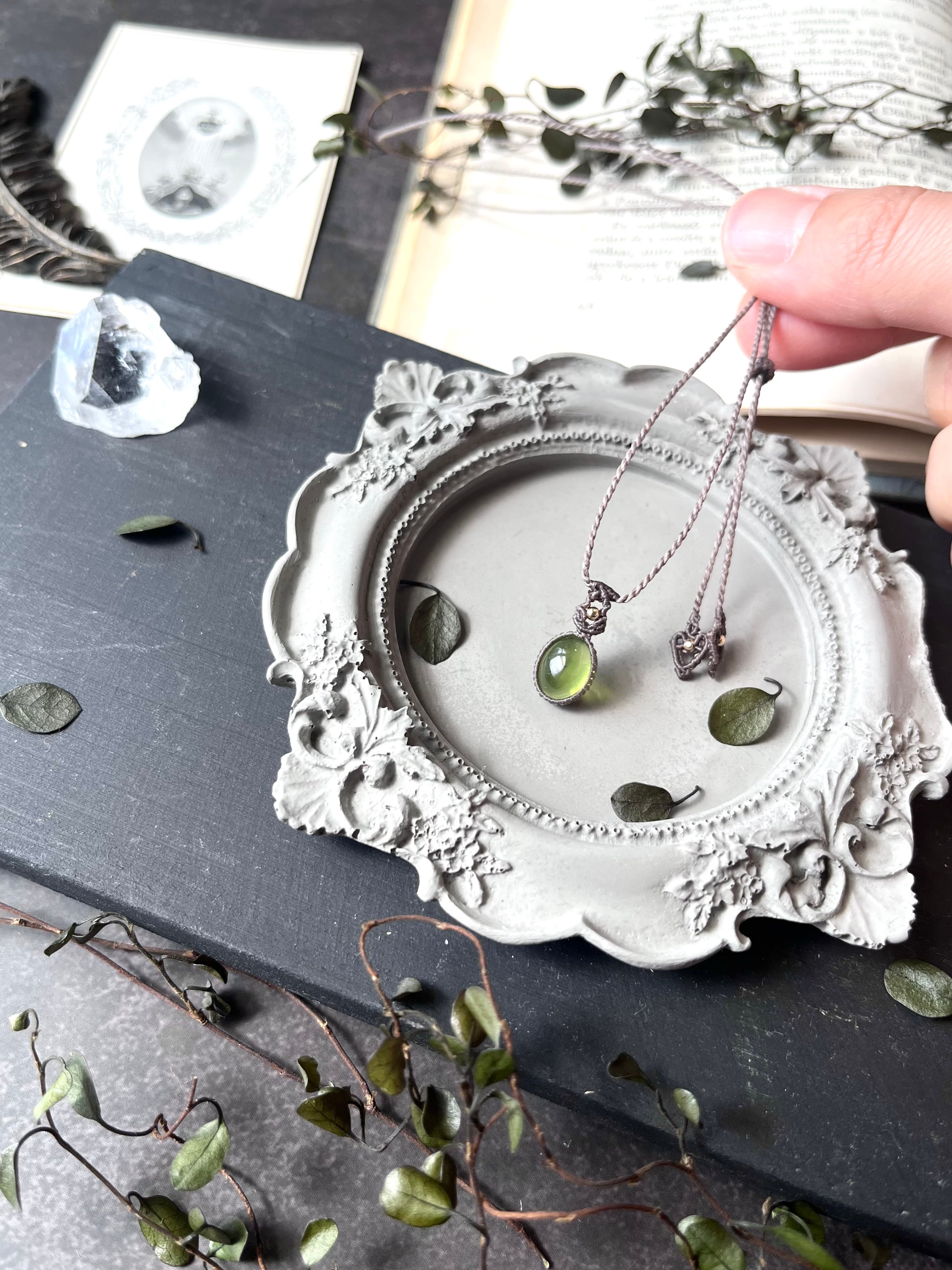 ペリドット 【シンプルminiシリーズ】 マクラメネックレス | Petal