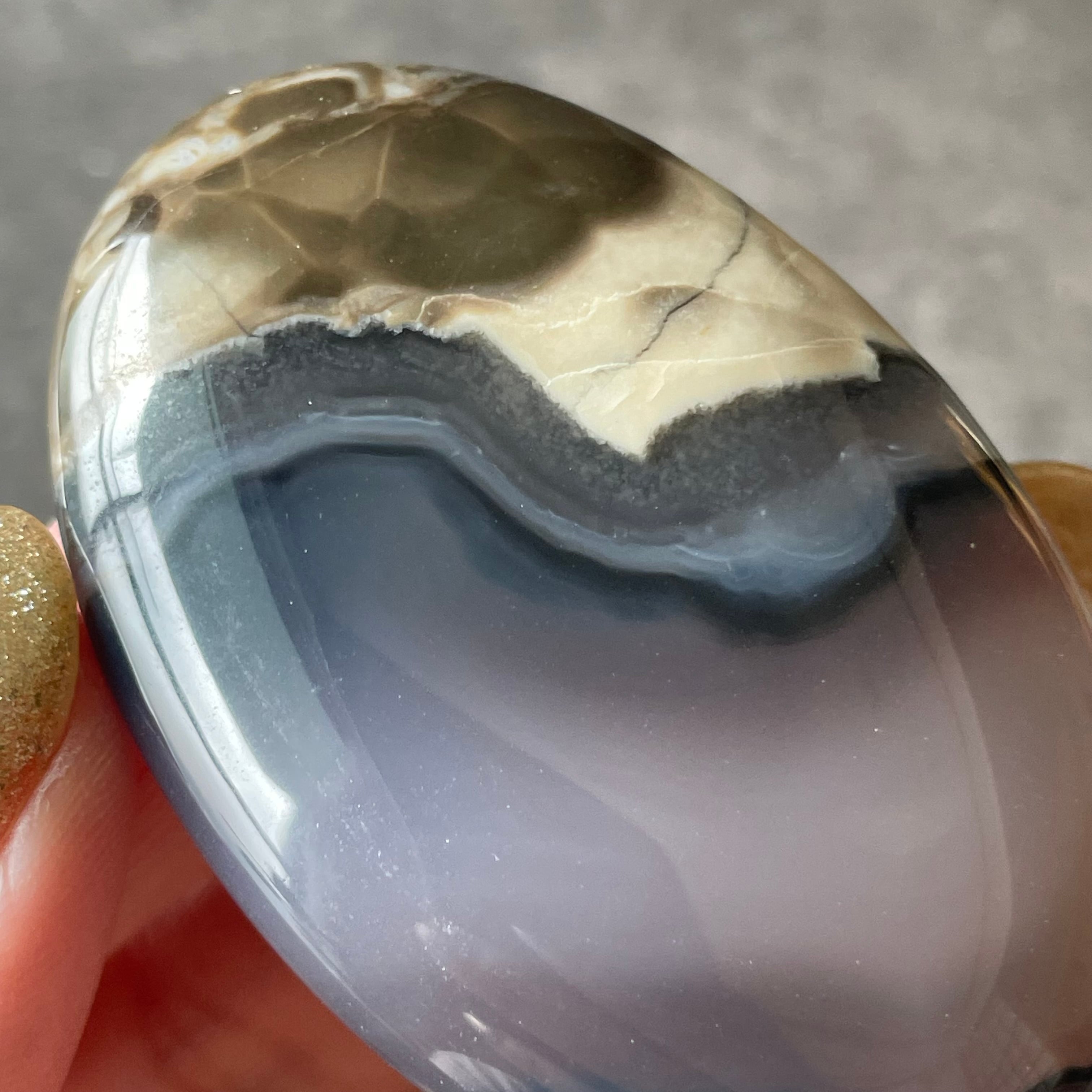 ボルケーノアゲート 月 ビッグムーン カービング ボルケーノアゲート 月 ビッグムーン カービング ボルケーノアゲート