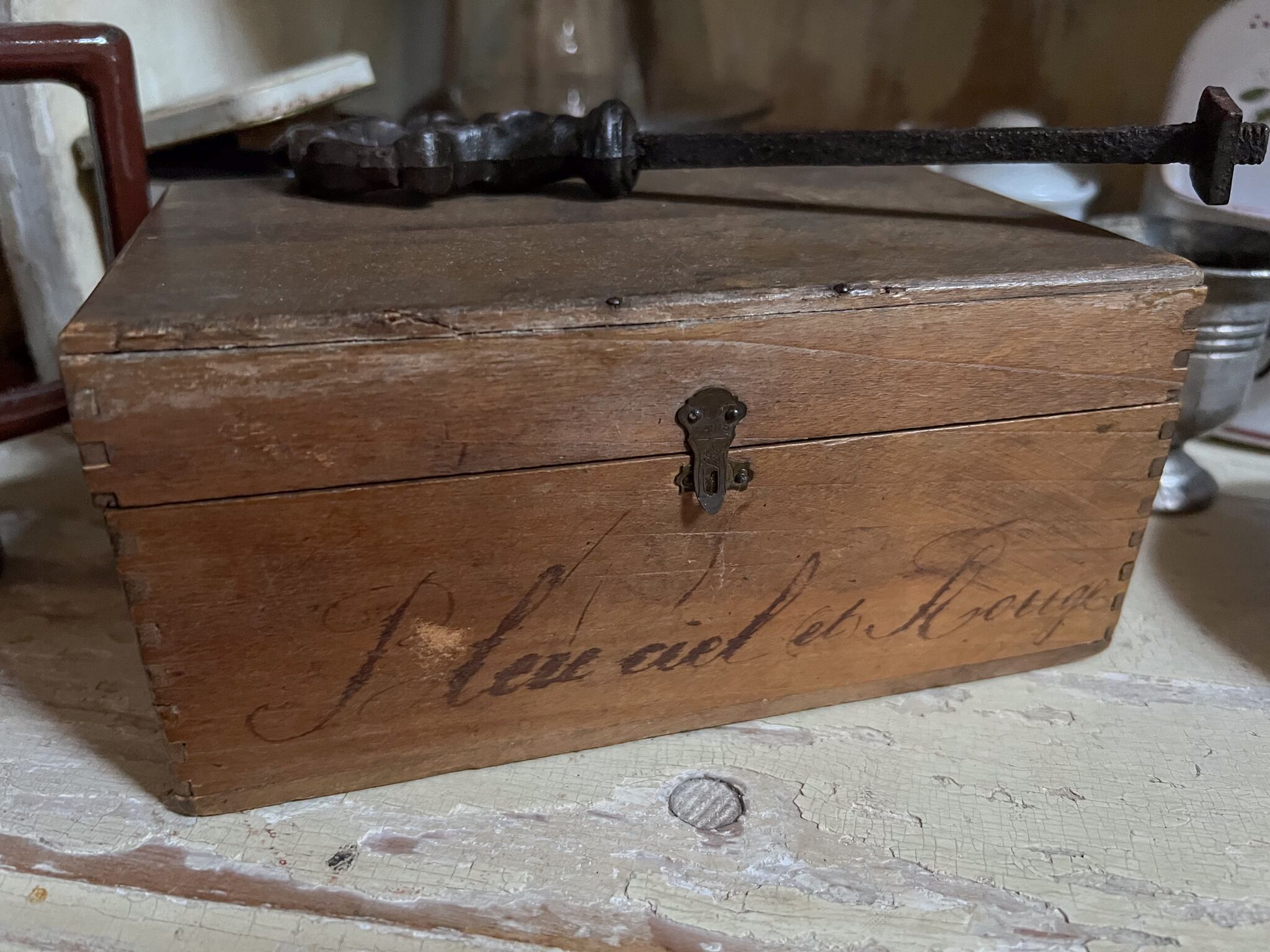 文字が入った木箱 フレンチアンティーク