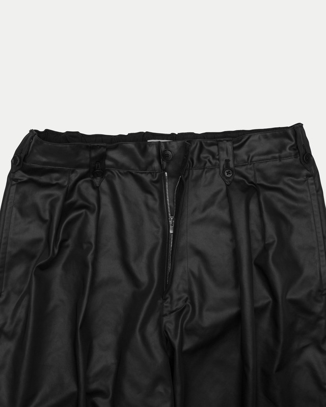 Synthetic Satin Tuck Pants / BLACK [goyemon general gadget]