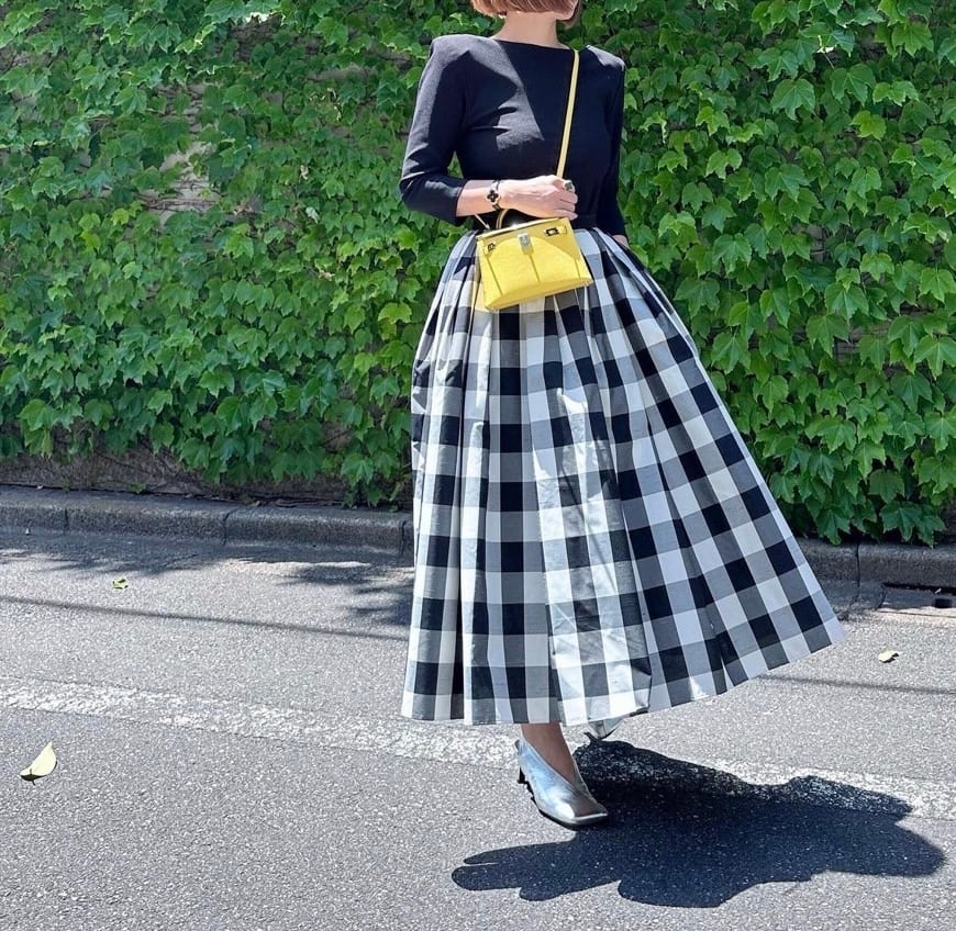 バックコンシャスパワショルトップス Lise ブラック | Cygne 