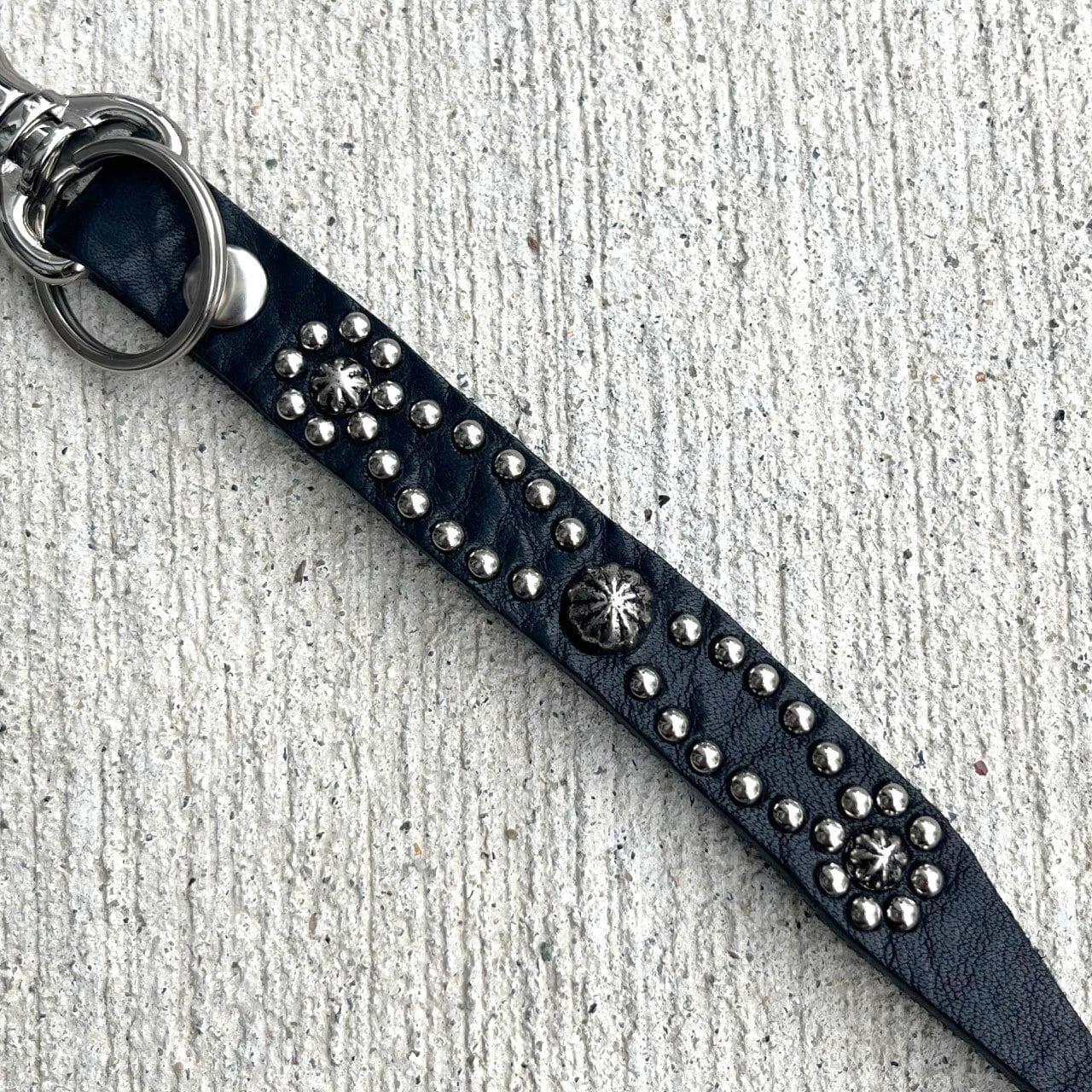 栃木レザー スタッズキーホルダー キーリング 日本製 Made in Japan