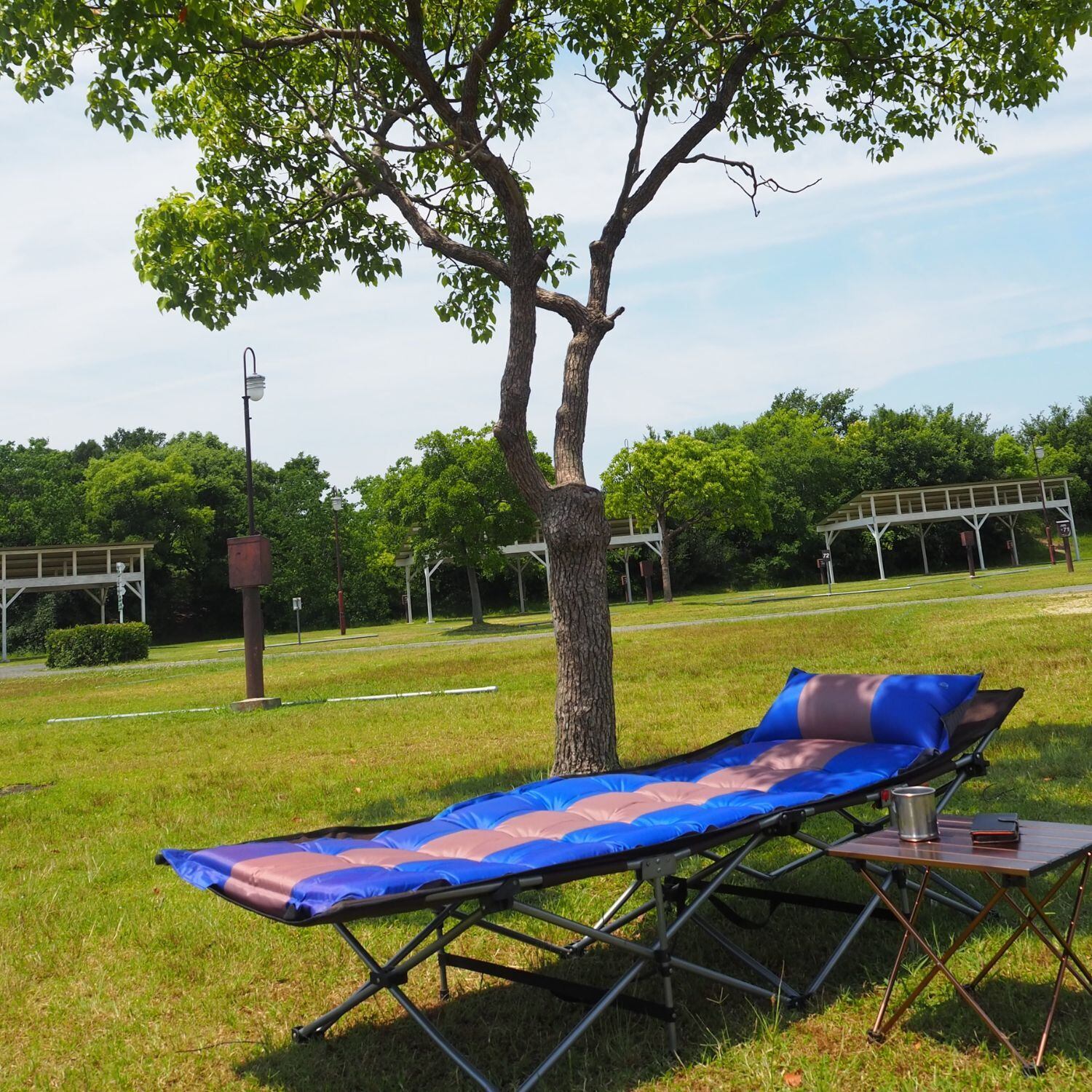 ノーブランド インフレーターマット エアーマット 約65㎝(幅)x192㎝(長さ)x5㎝(厚み)1人用【ブルー&グレー】キャンプマット キャンプ用品 キャンプギア