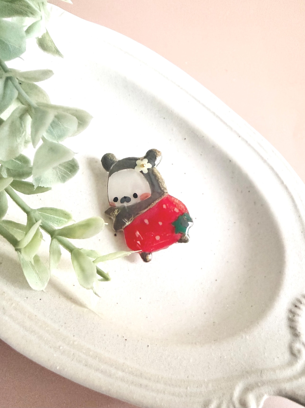 ブローチ 『いちごパンツ、おしりプリっ!』