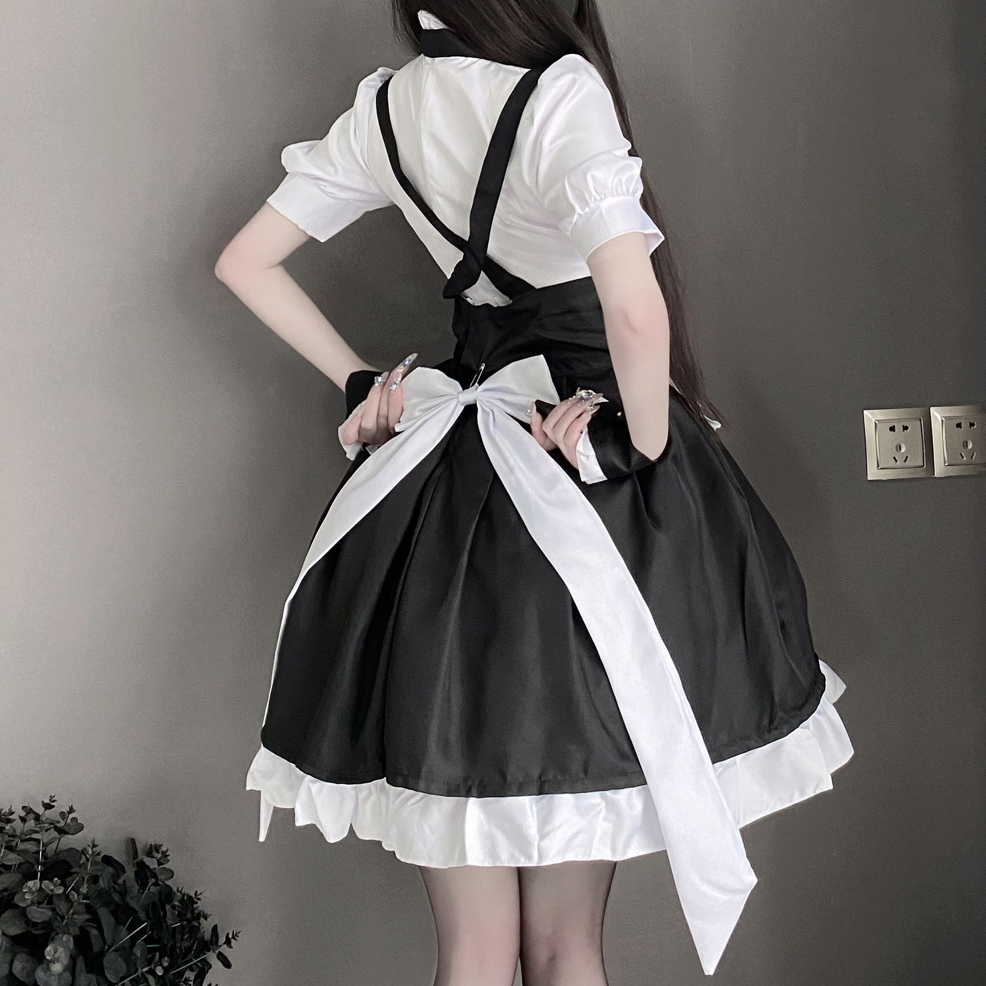 〔メイド〕メイド風ロリータワンピースセット|クラシカル白黒フリルコスチューム