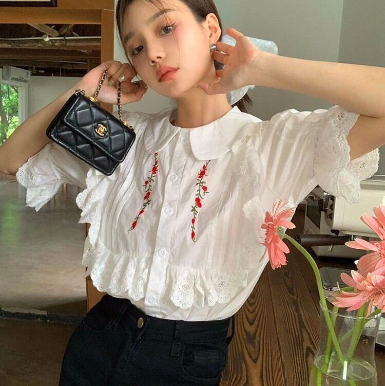 トップス レディース シャツ ブラウス 半袖 刺繍 レース フリル 甘め かわいい 大人可愛い きれいめ 大人女子 こなれ感 ラブリー キュート ガーリー エレガント フェミニン 無地 フラワー 春 夏 お呼ばれ 10代 20代 30代 学生 通学 デート お出かけ 女子会 着回し 普段使い お揃い 韓国 韓国系 送料無料 ファッション モテ トレンド 流行 S M L XL 白 ホワイト