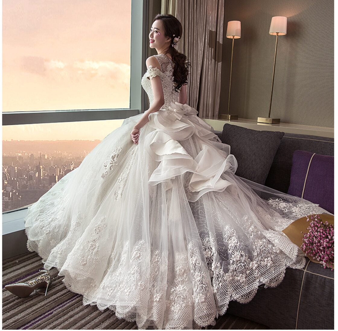 お買得4点セットパニエ グローブ ベール付】素敵なウエディングドレス  