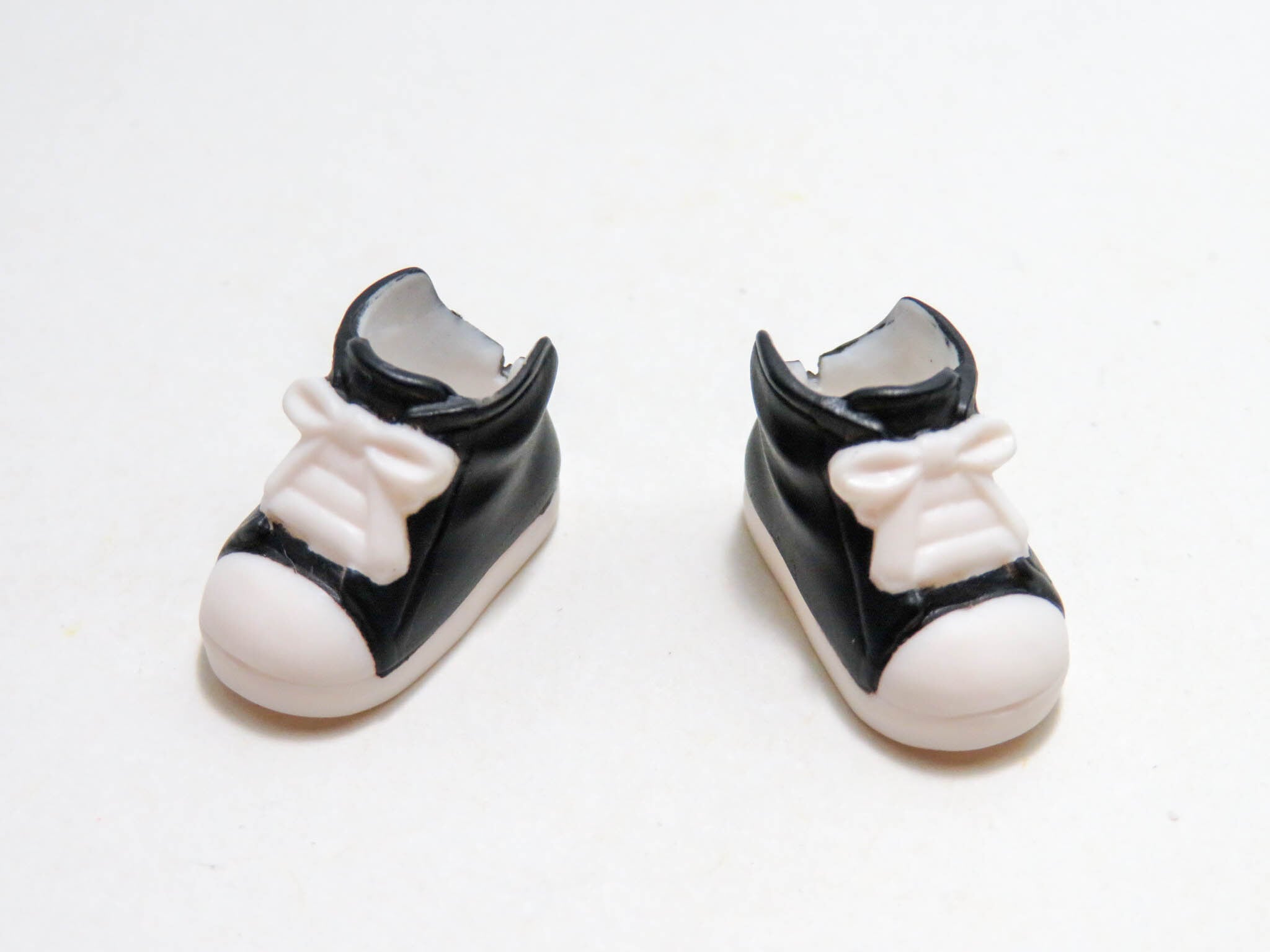 ねんどろいどどーる おようふくセット (カラフルつなぎ:ブラック) シューズ