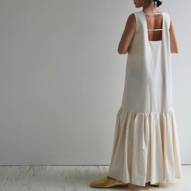 Back square open dress