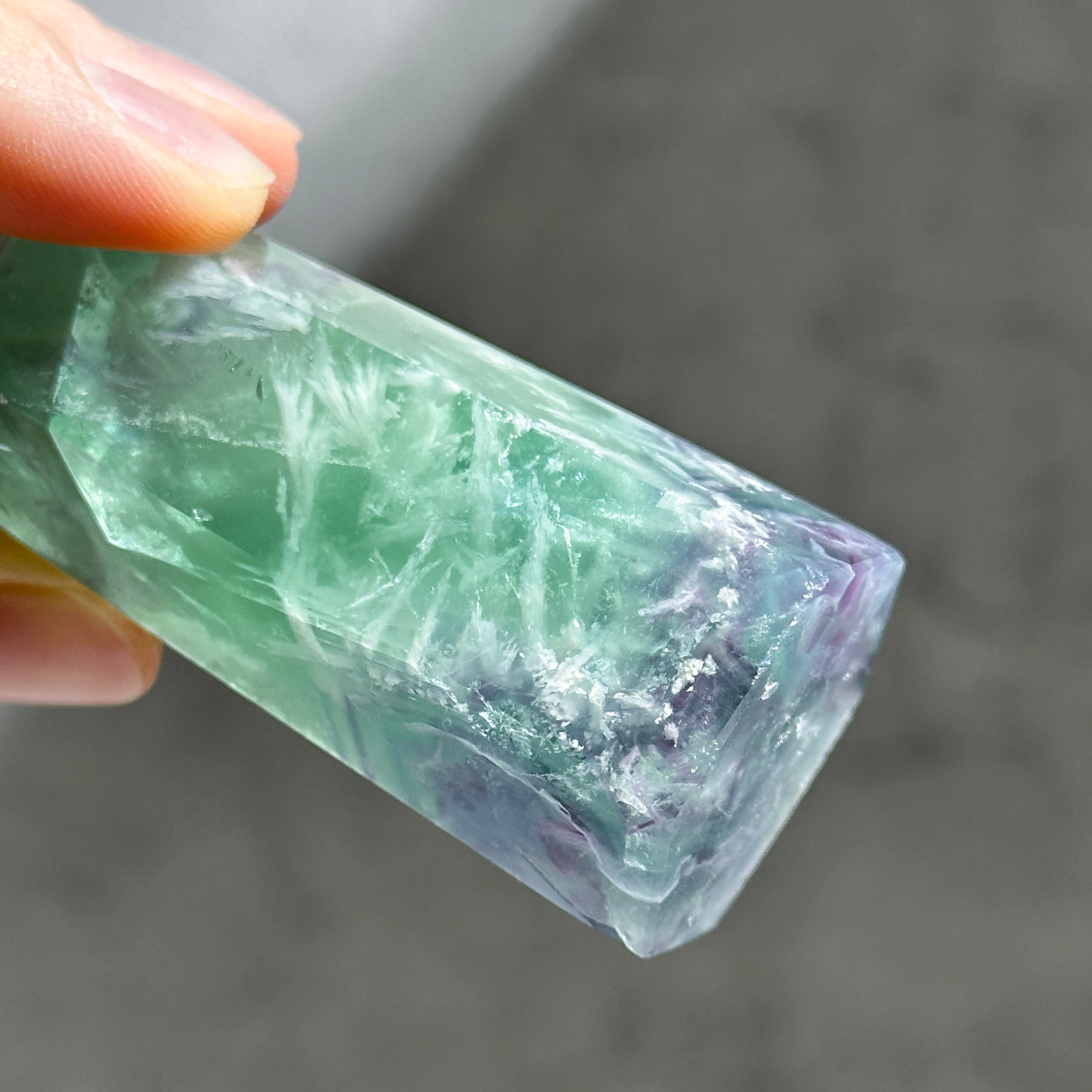 エンジェルフェザーフローライトタワー型 84◇ Angel Feather Fluorite
