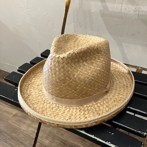 NATURAL GRASS HOMBURG HAT