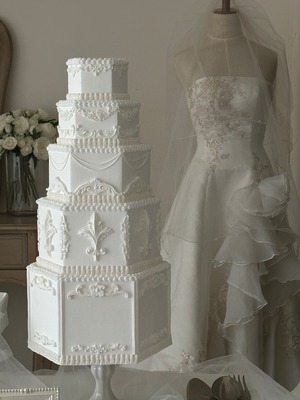 Hexagon Wedding Cake（ヘキサゴンウェディングケーキ）｜Cake Cutting Design（ケーキ入刀デザイン）