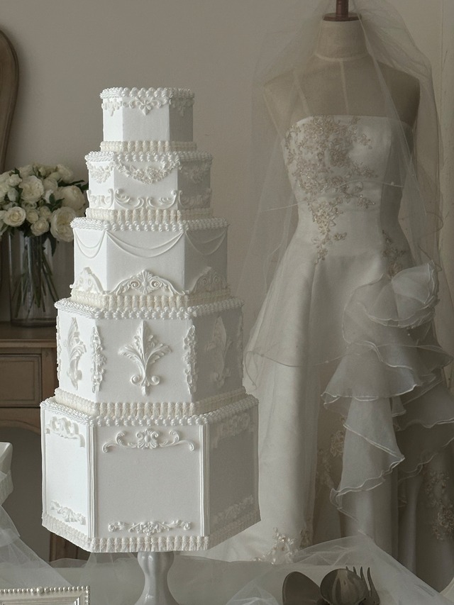 Hexagon Wedding Cake（ヘキサゴンウェディングケーキ）｜Cake Cutting Design（ケーキ入刀デザイン）