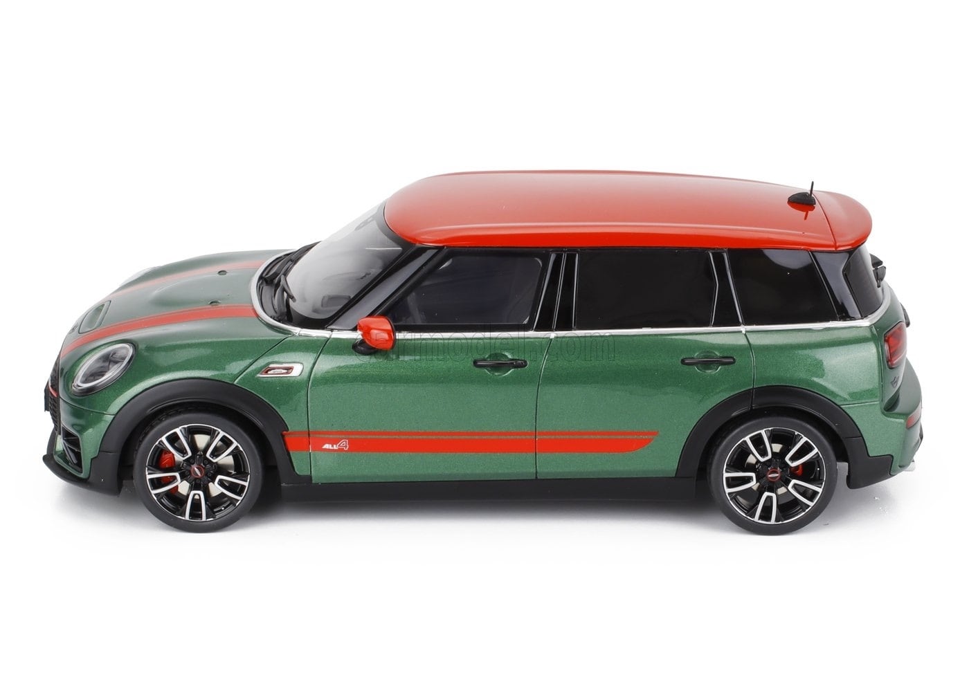 ミニカー 1/18 ミニクーパー F54 OTTO-MOBILE 1/18 MINI CLUBMAN (F54