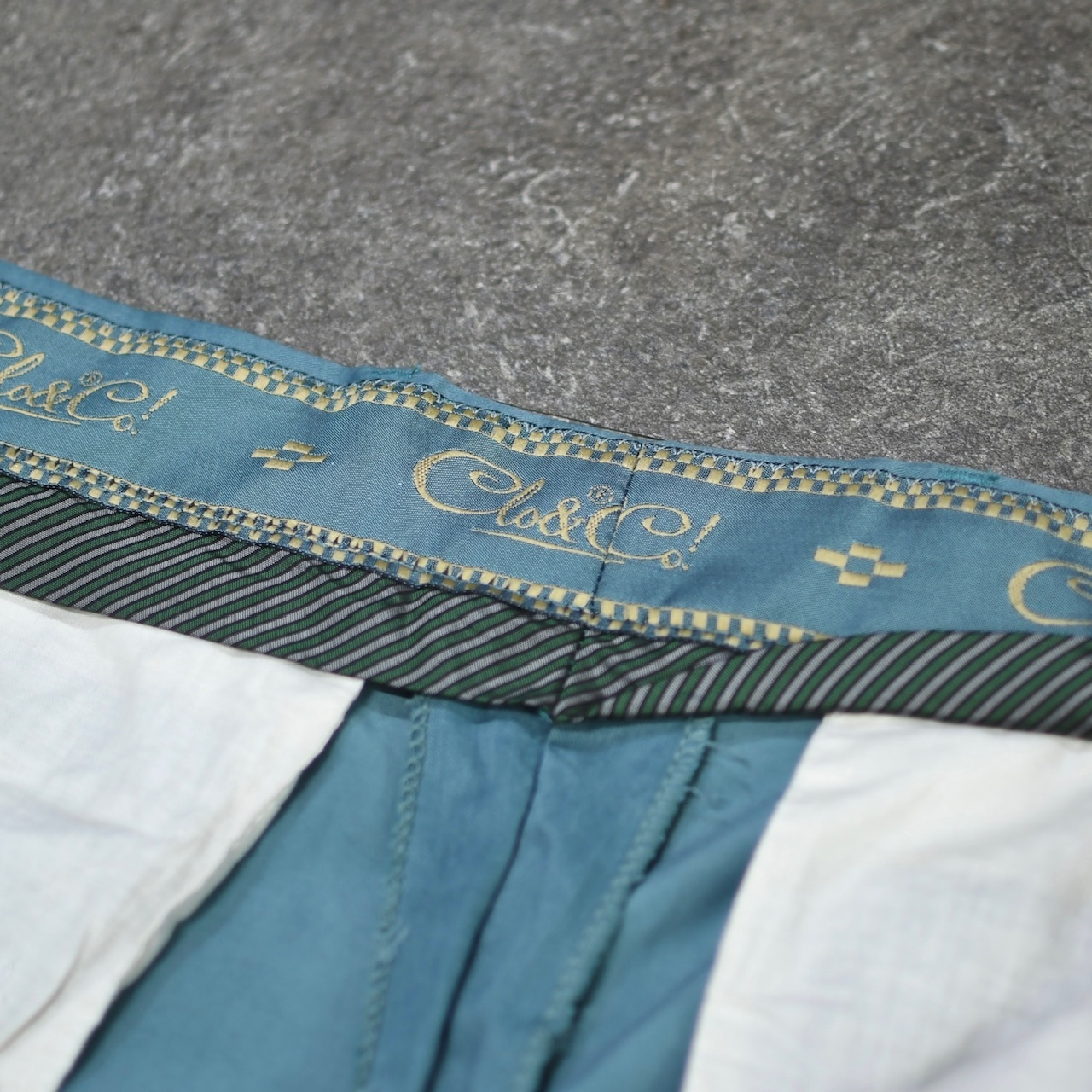 drape silhouette rayon blend 3tuck slacks emerald green