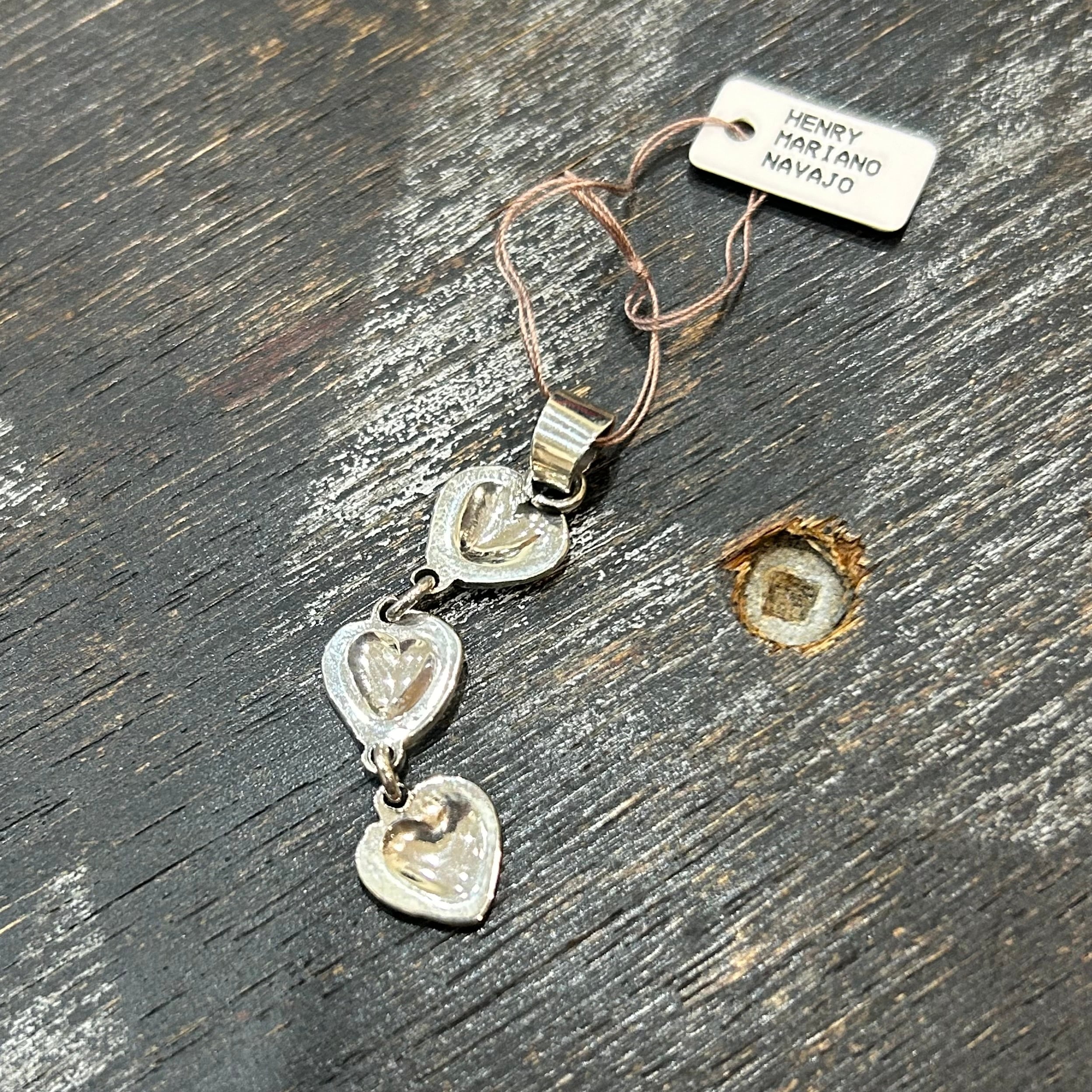 NAVAJO 【Henry Mariano Triple Heart Pendant Top】 | 桜木商店