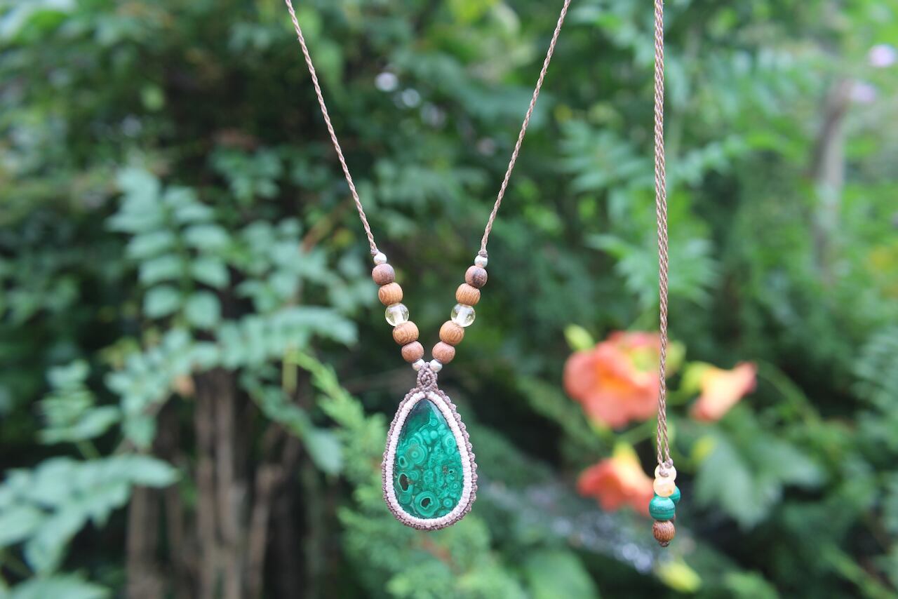 Malachite  micro macrame woody pendant