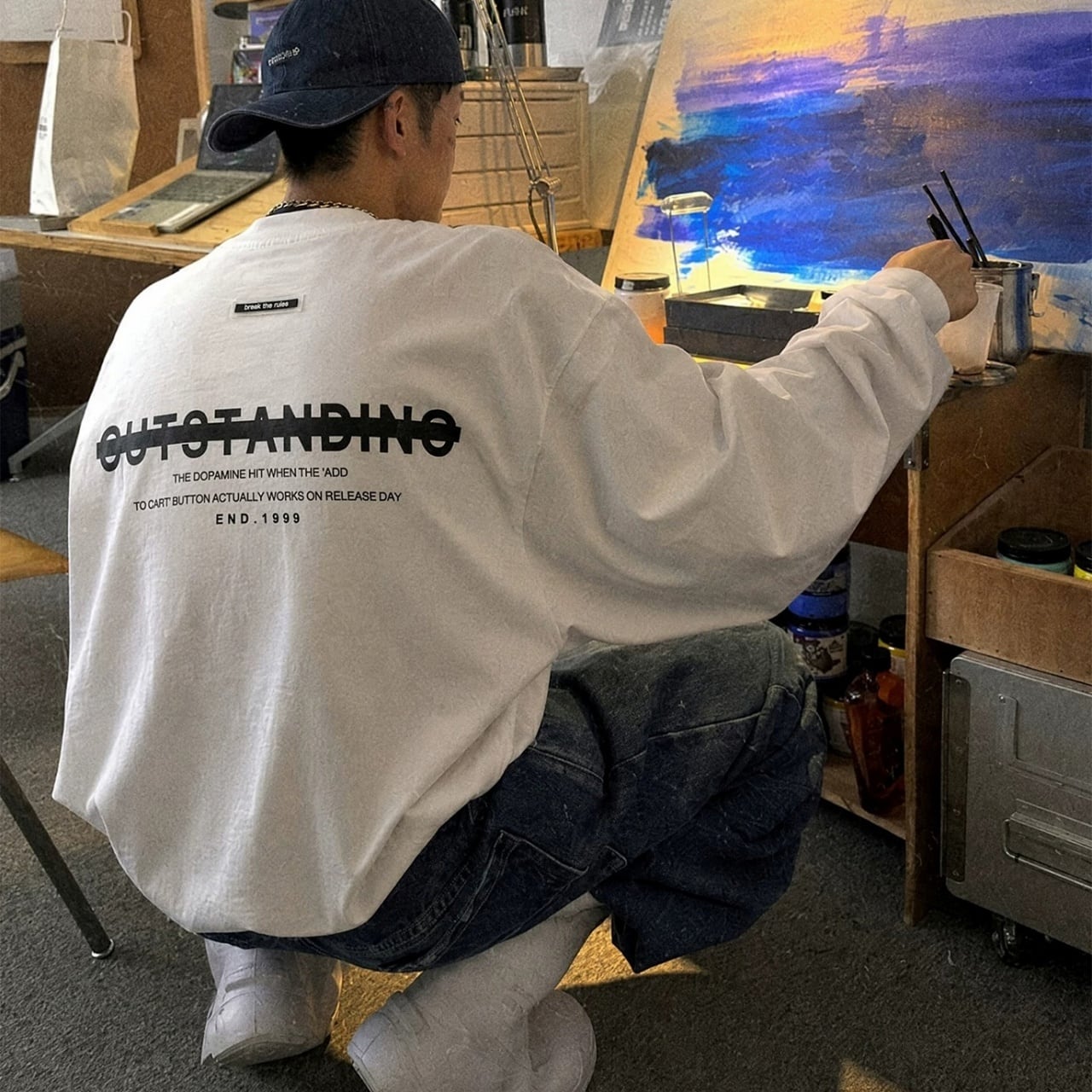 バックグラフィックリラックスラインロングスリーブTシャツ 2col A00532