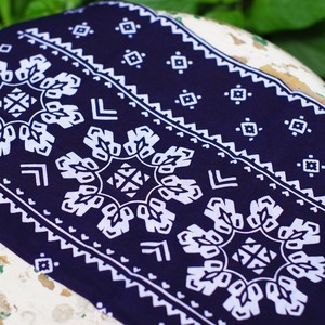 バンダナ柄注染手ぬぐい 「No.8」 NAVY Sugee textile【ハンカチ】【スカーフ】【ギフト プレゼント】【敬老の日 お誕生日】
