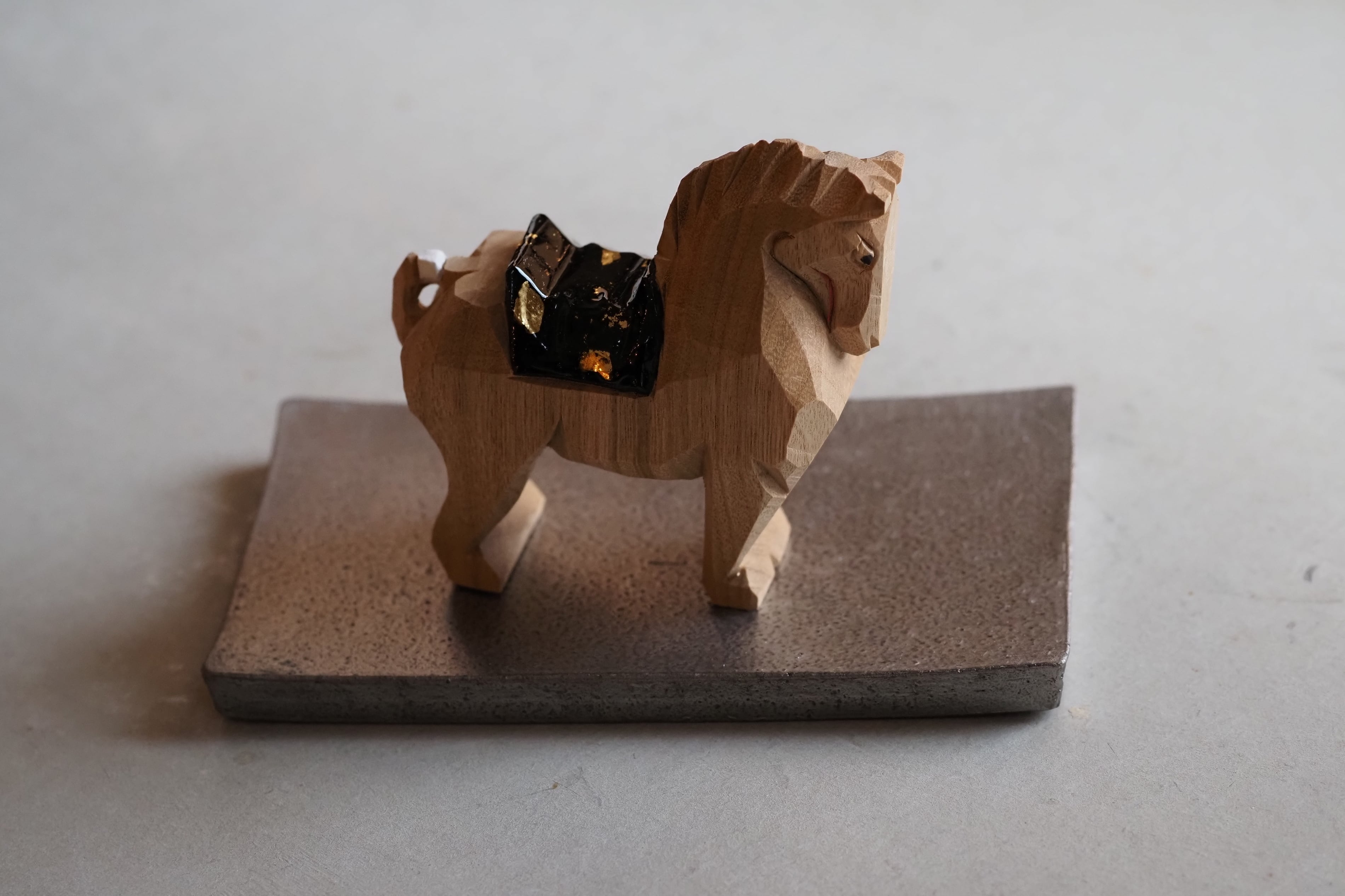 奈良一刀彫 浦弘園 干支「馬 」 中 | 陶屋なづな