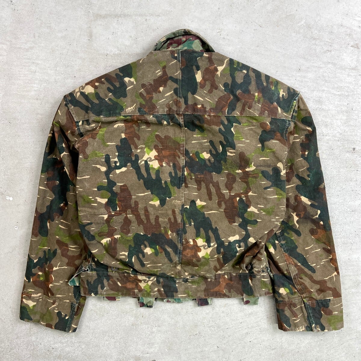 50〜60年代 スペイン軍 アメーバカモ リバーシブル フィールドジャケット メンズS〜M相当 古着 50s 60s ヴィンテージ VINTAGE ユーロミリタリー グリーン カーキグリーン ブラウン 緑 茶色 50〜60年代 スペイン軍 アメーバカモ リバーシブル フィールド