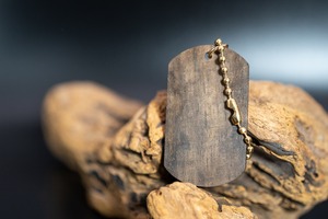 【魅惑の黒い紋様】 黒柿 ドッグタグ