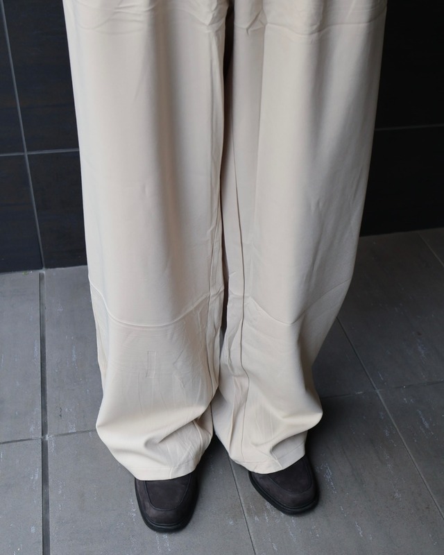 darts detail wide slacks