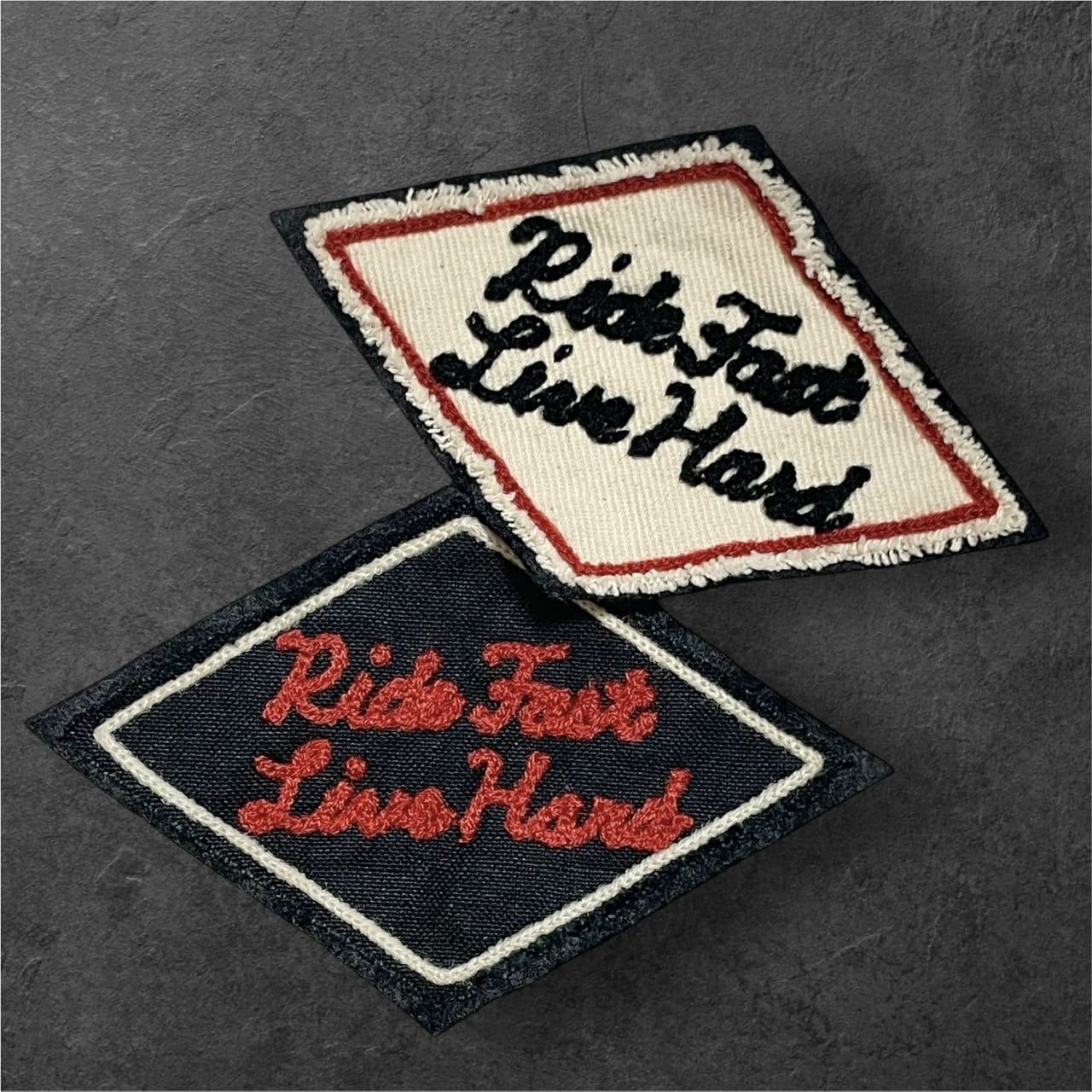 Ride Fast, Live Hard” PATCH チェーンステッチワッペン | 【RIOTT