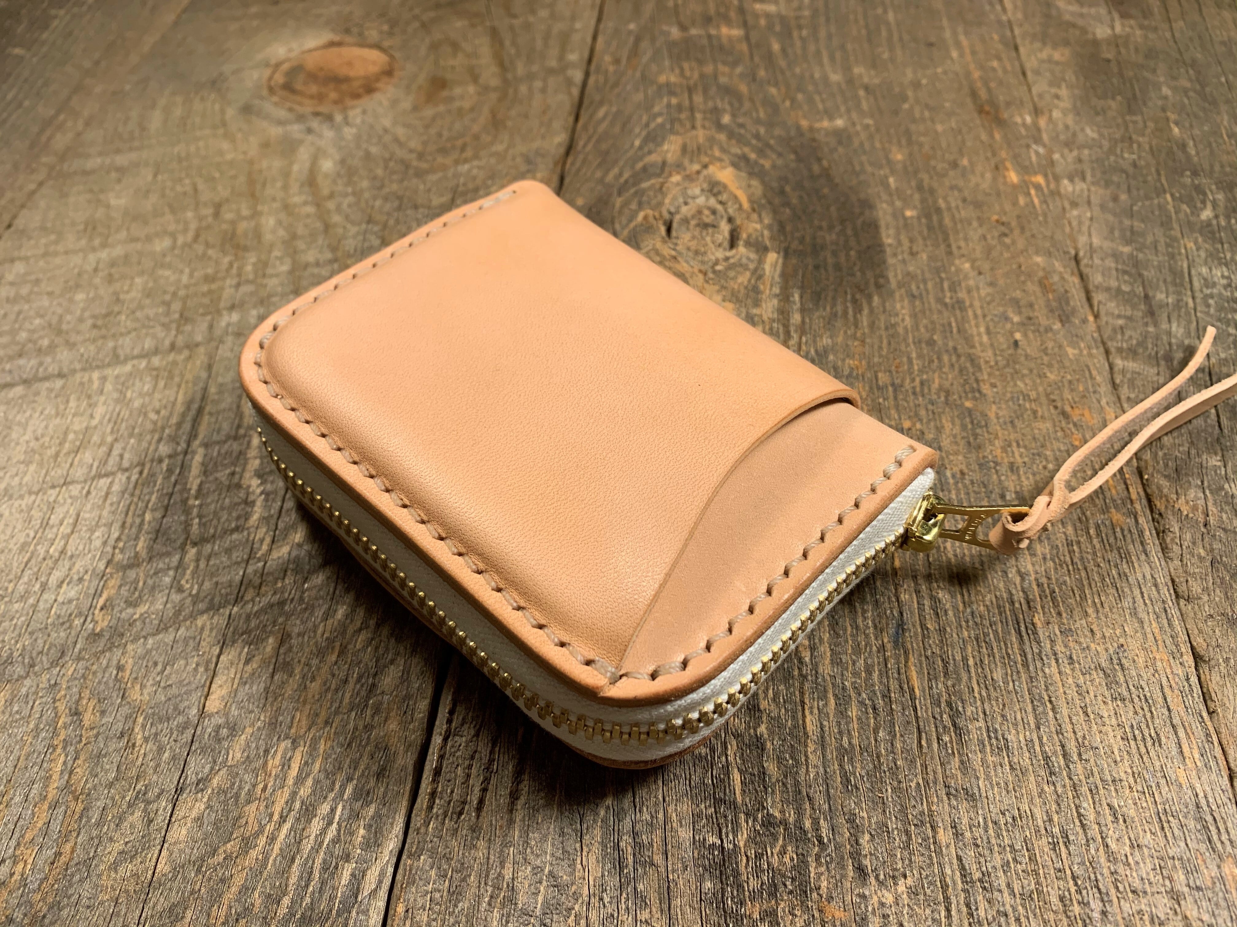 【新品✴︎未使用】Coquette Round Mini Wallet ゴールド 新品✴︎未使用】Coquette Round Mini Wallet ゴールド