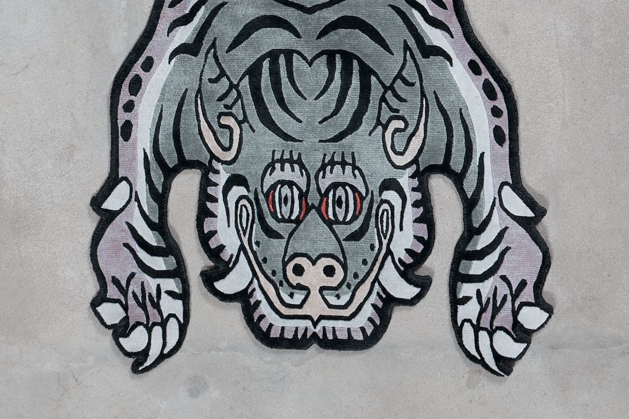 Tibetan Tiger Rug 《Mサイズ•シルク・オリジナル2・アラジングリーン