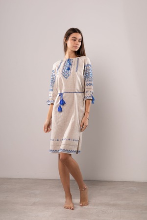 ウクライナ刺繍ヴィシヴァンカ・クラシック　七分袖　ドニプロ　手刺繍　麻　レディース・フリーサイズ