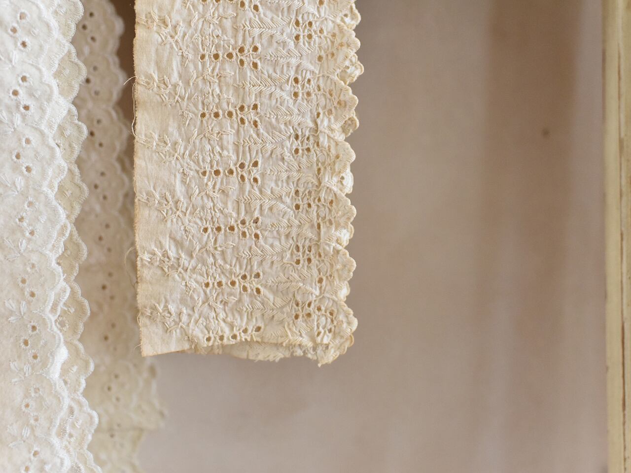 レトロな柄がかわいいアンティークレース(F) *フレンチアンティーク