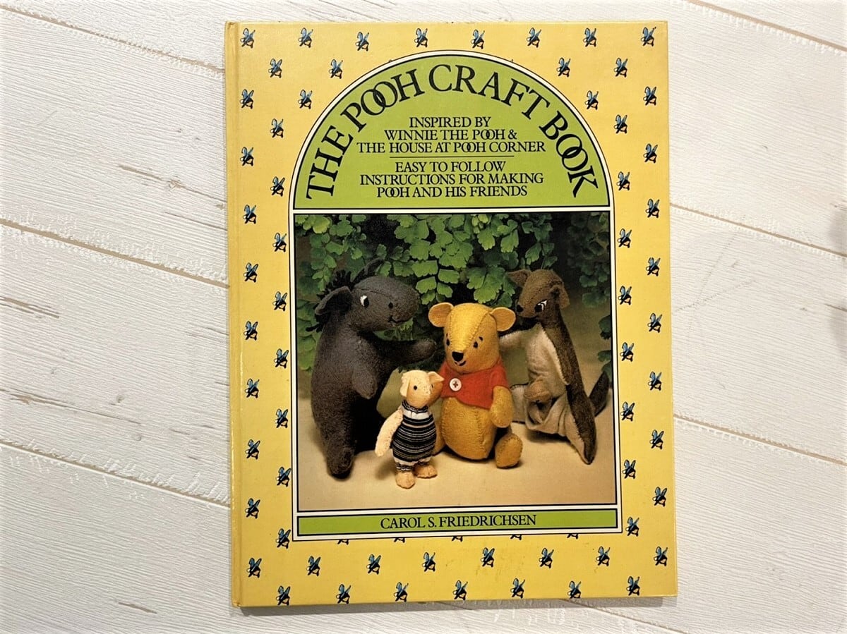 【DP216】The Pooh Craft Book inspired by Winnie-the-Pooh and The House at Pooh Corner / display book