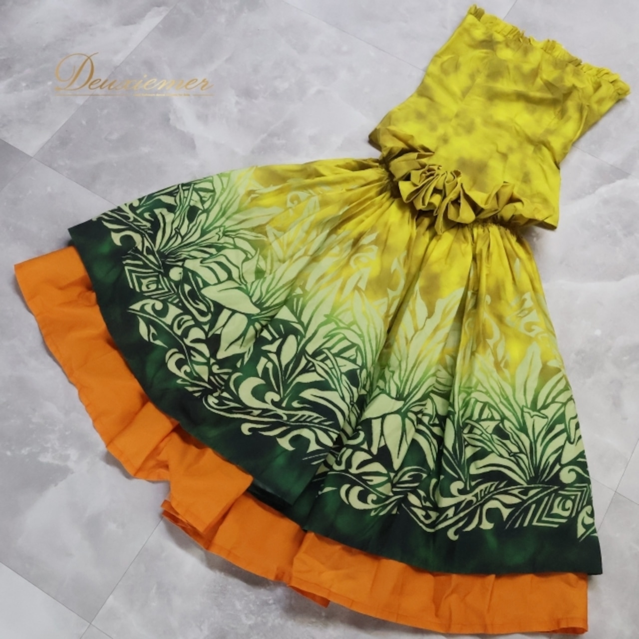 フラダンス 衣装 ツーピース セットアップ 上下セット アロハスタンダード イエロー系 ALOHA STANDARDS グラデーション チューブトップ パニエ かわいい 鮮やか 華やか 明るい ハワイアン アロハ ハワイアンプリント フラ ダンス レッスン