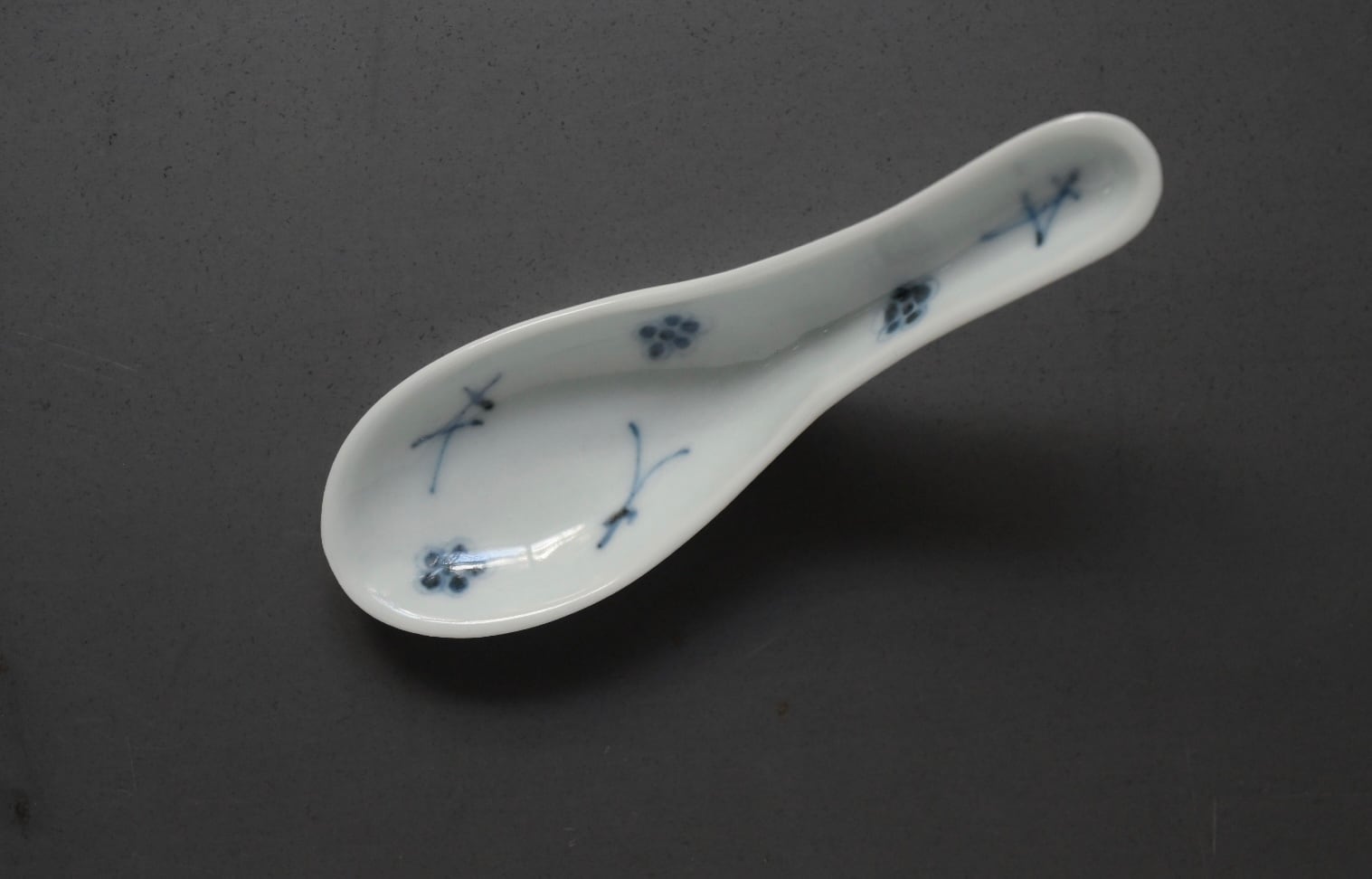 清水なお子 染付 れんげ | 鎌倉倶楽部 茶寮