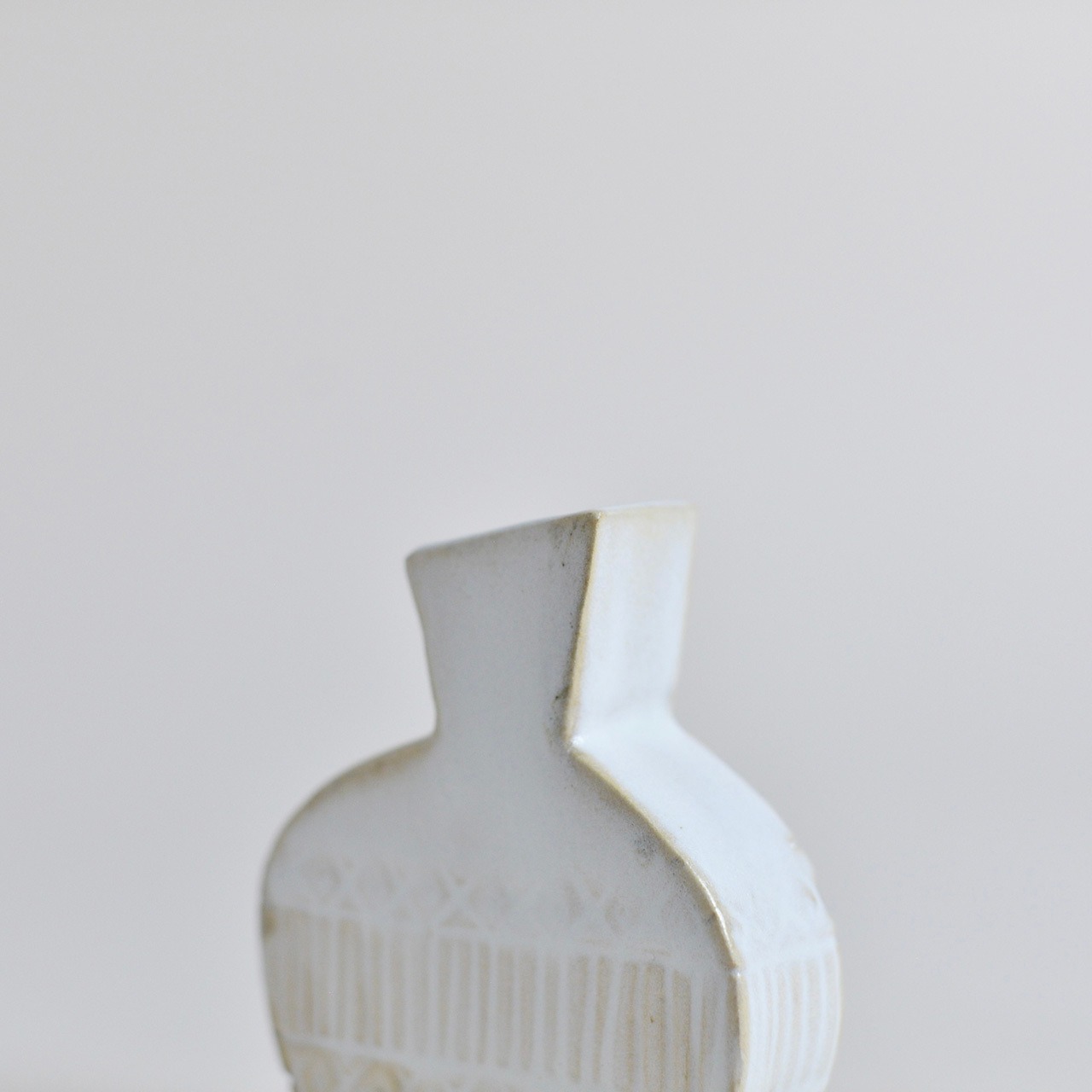 OluNoA / フラワーベース 【D】〈 陶器 / 花瓶 / 花器 / 花 / ドライフラワー / オブジェ 〉