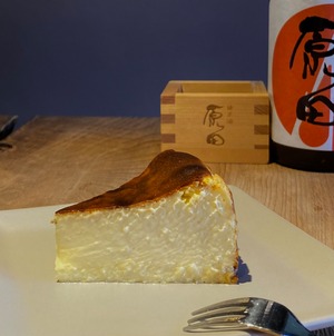 【冷凍】日本酒「原田」の酒粕チーズケーキ　１カット