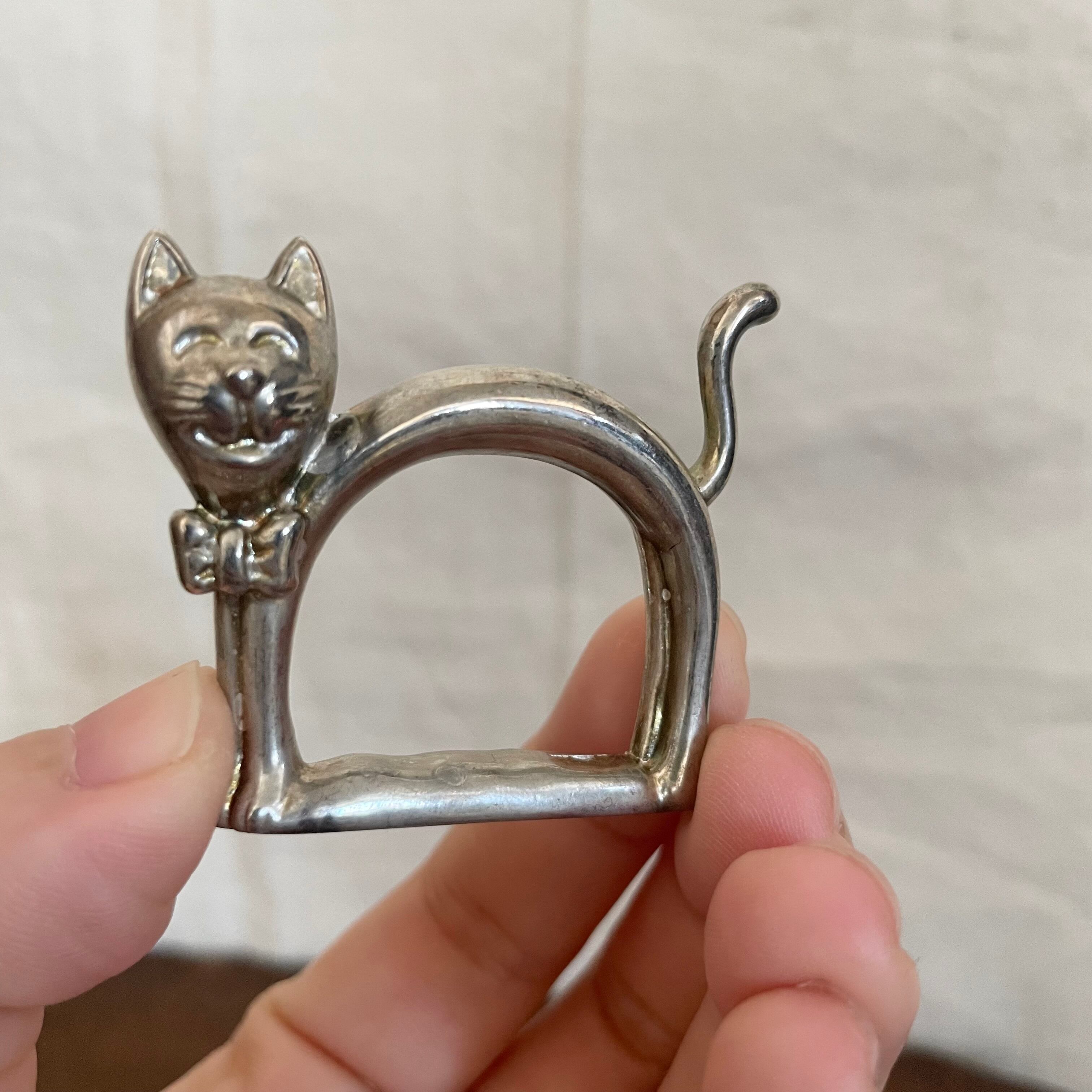 笑うネコのナプキンリング