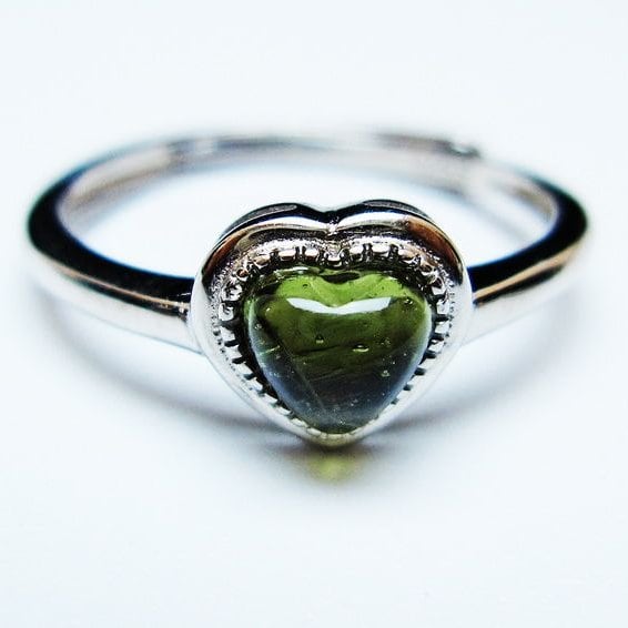 モルダバイト リング モルダウ石 指輪 ハート フリーサイズ 12号 一点物 メール便可 [M便 1/20] 199-571
