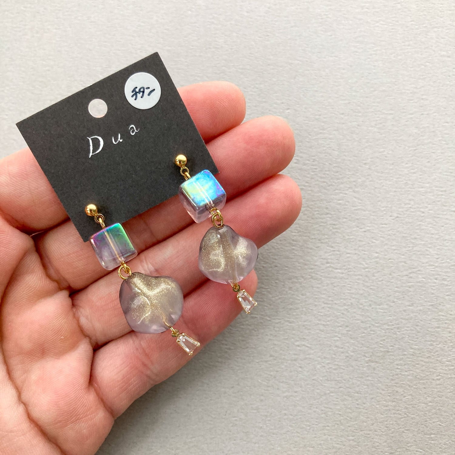 サイコロ＆歪な雫ビーズのワントーン〈ピアス/イヤリング〉 | Dua